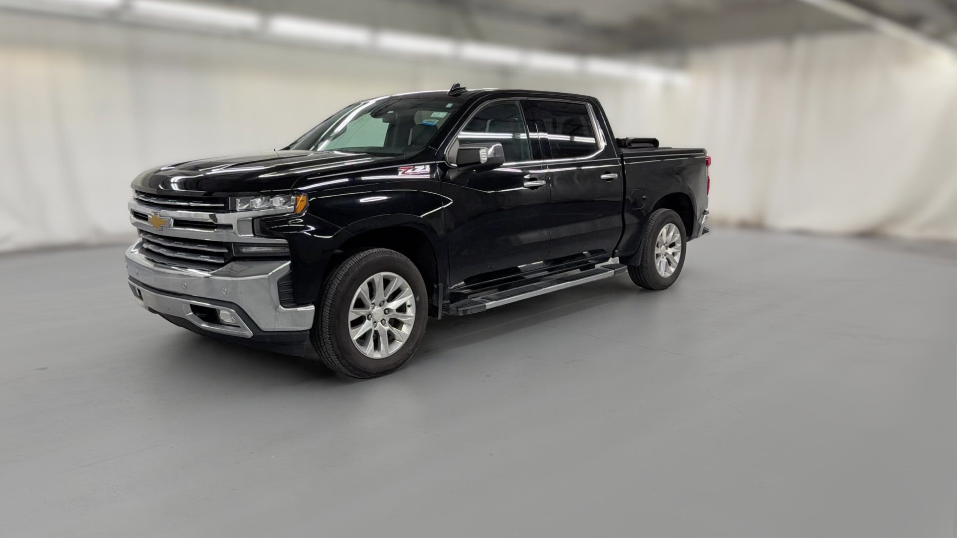 2019 Chevrolet Silverado 1500 Crew Cab vehicle photo