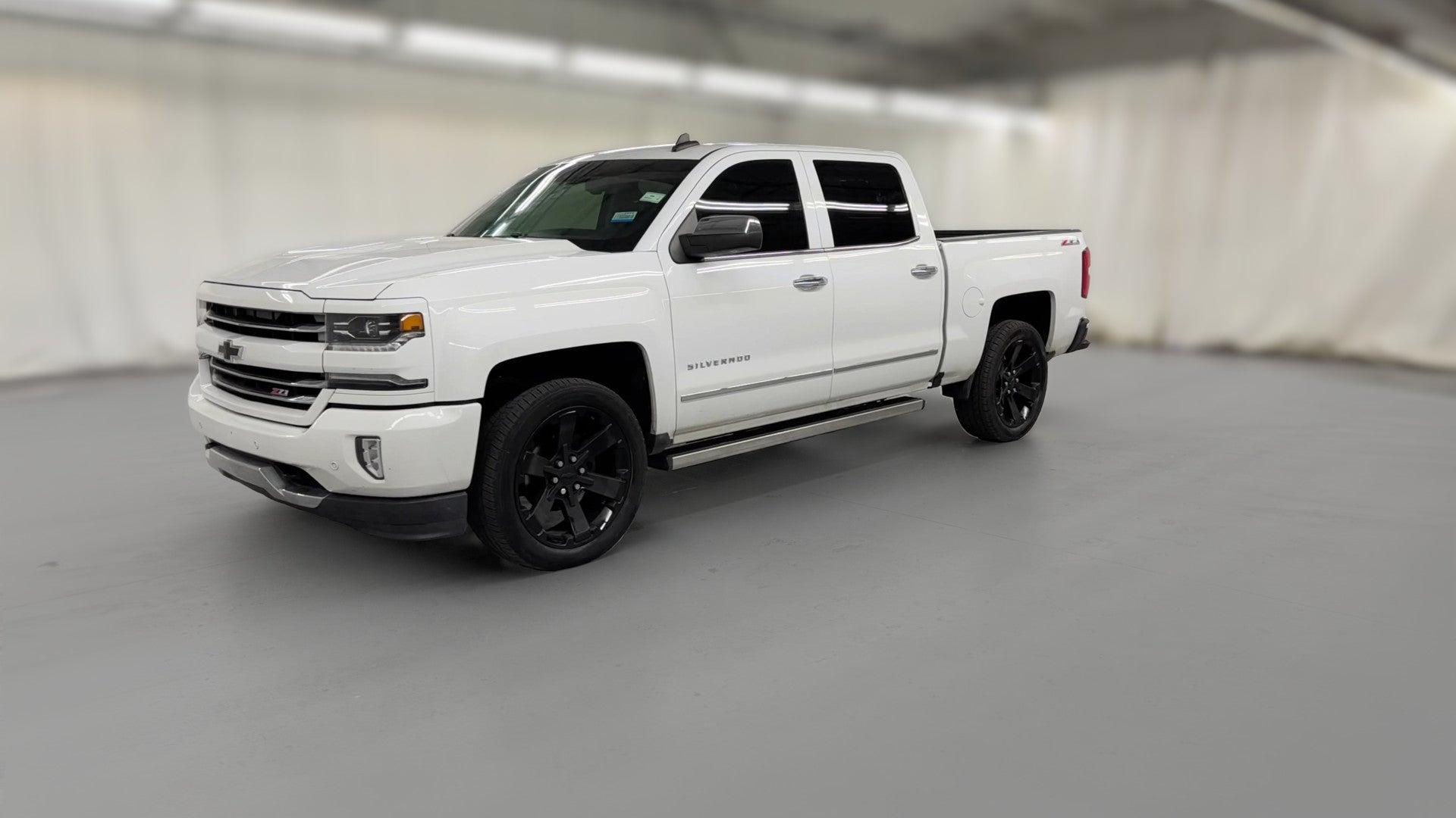 2017 Chevrolet Silverado 1500 Crew Cab vehicle photo