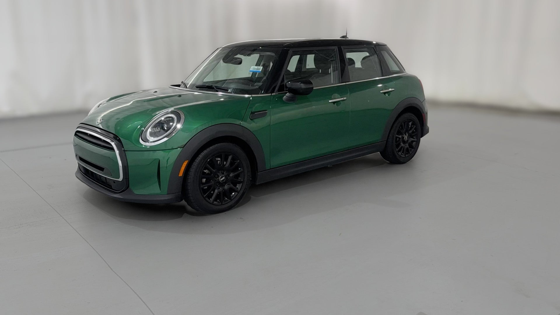 2024 MINI Hardtop 4 Door vehicle photo