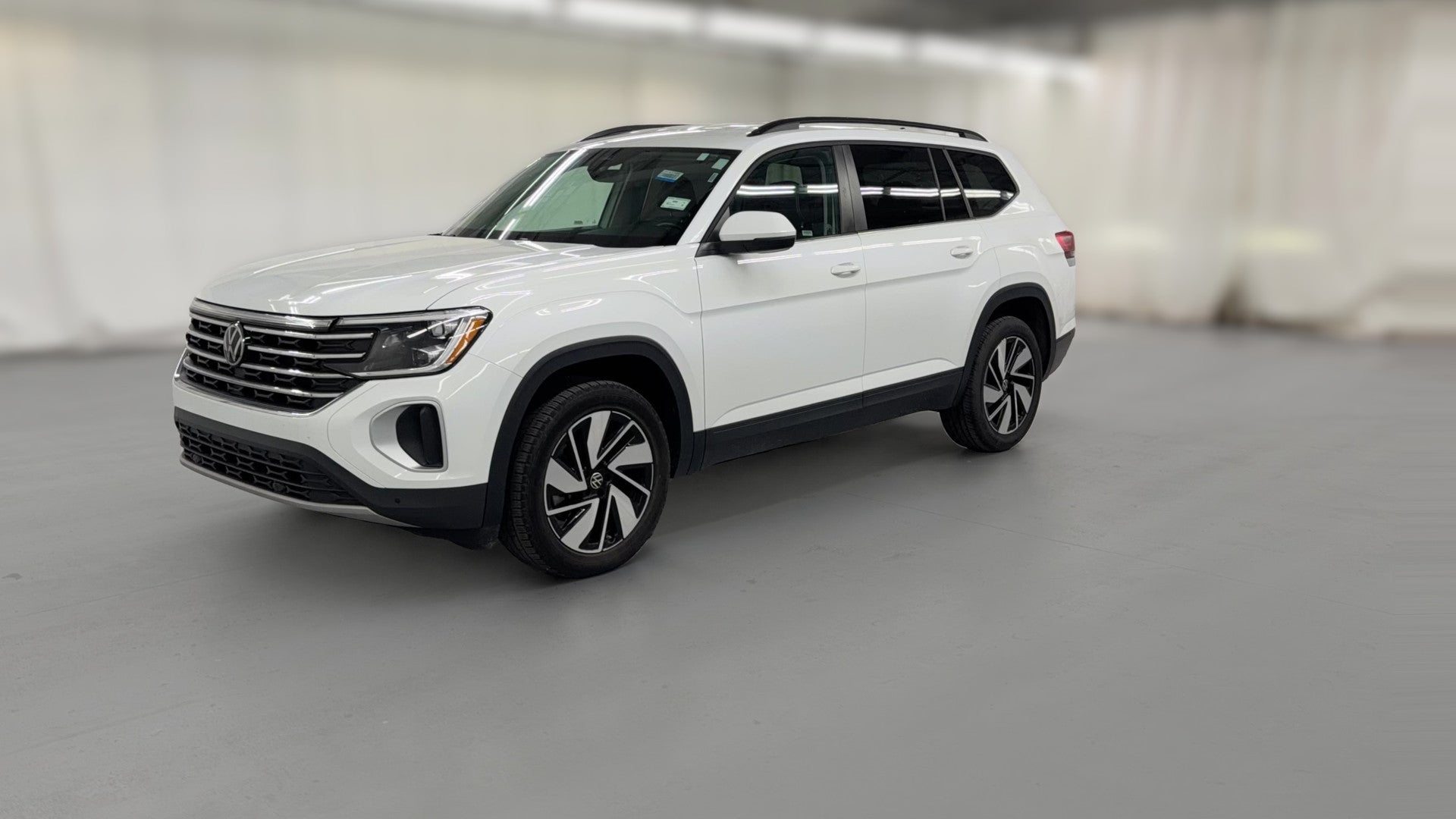 2025 Volkswagen Atlas vehicle photo