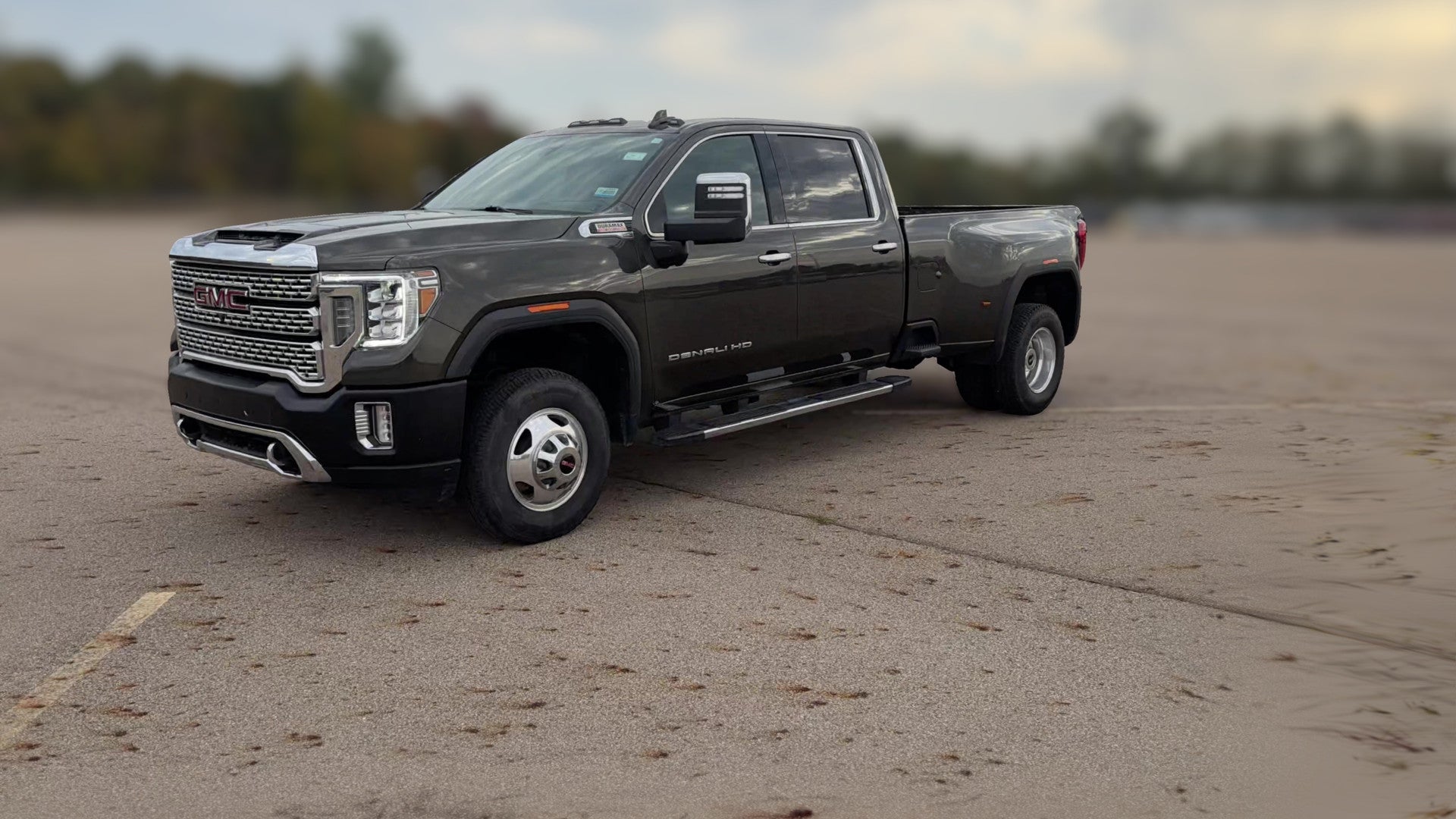 2023 GMC Sierra 3500 HD Crew Cab vehicle photo