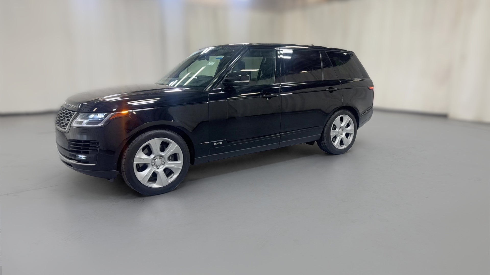 2018 Land Rover Range Rover vehicle photo