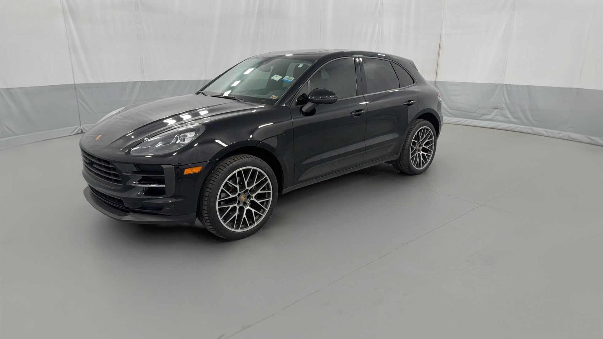 2020 Porsche Macan vehicle photo