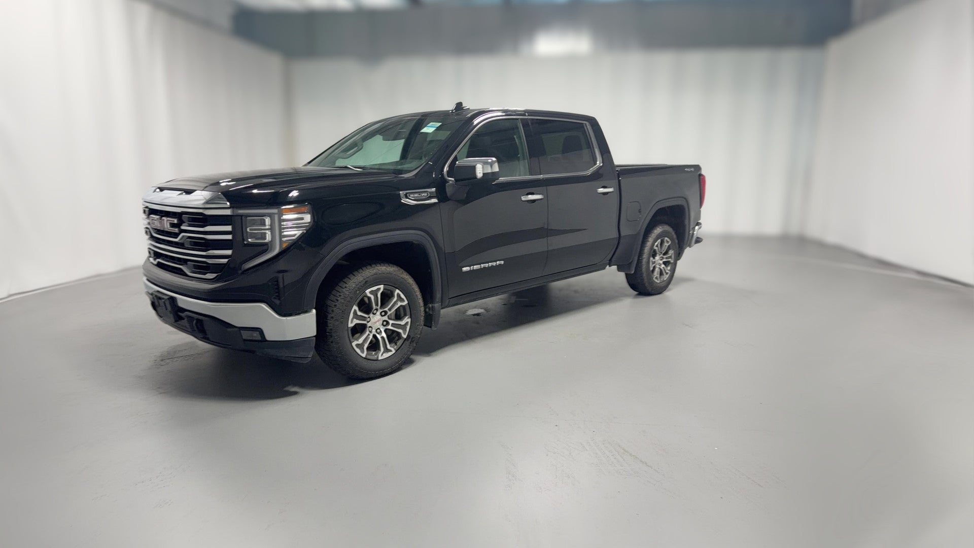 2025 GMC Sierra 1500 Crew Cab vehicle photo