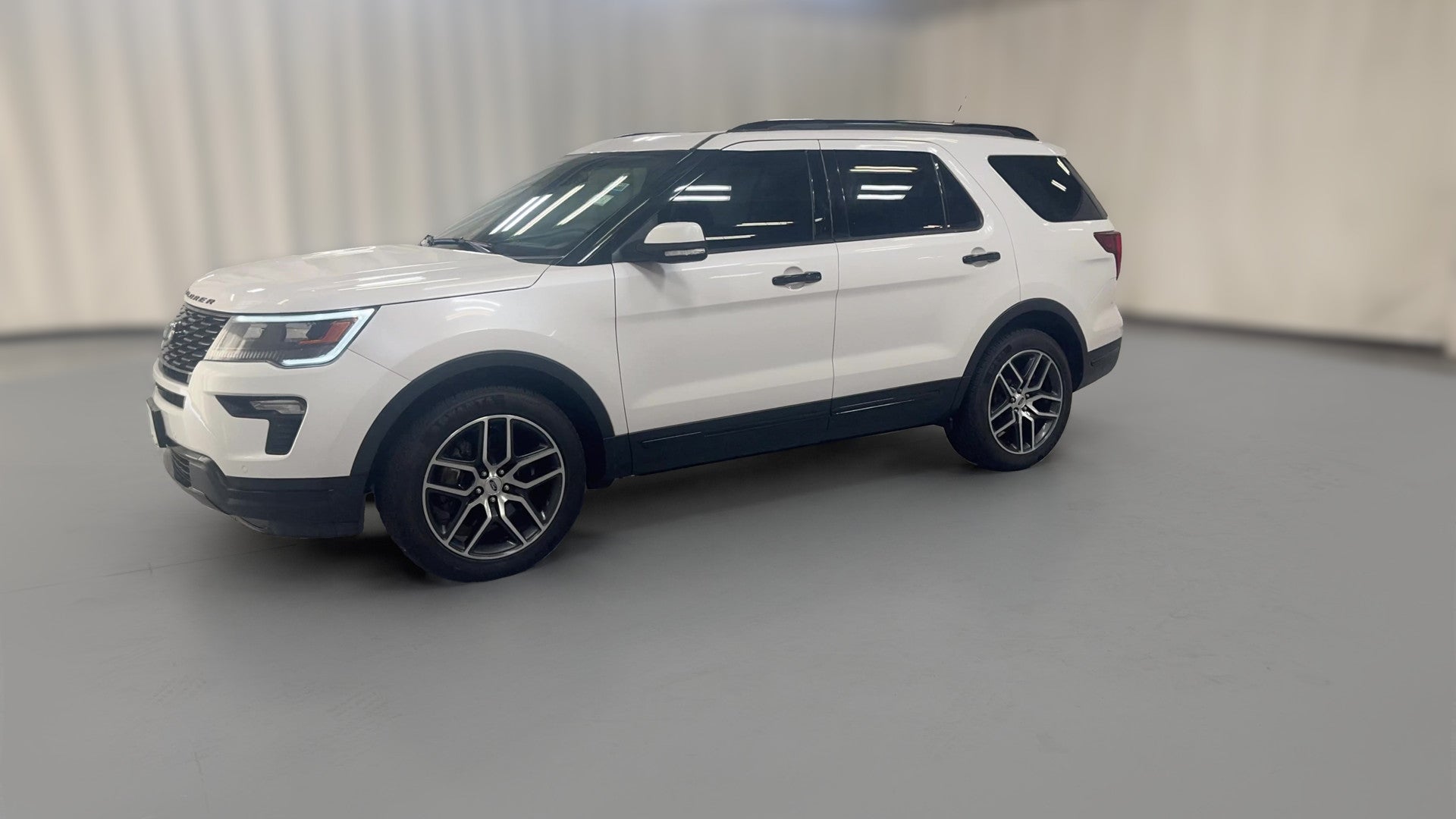 2018 Ford Explorer vehicle photo