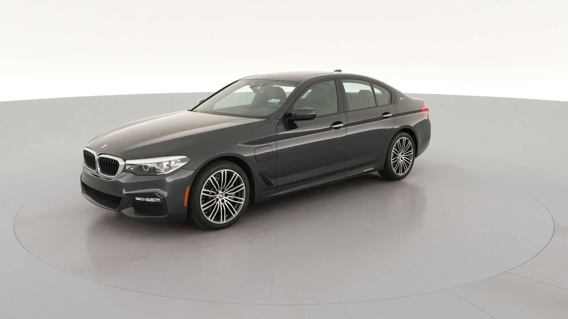 2018 BMW 5 Series vehicle photo