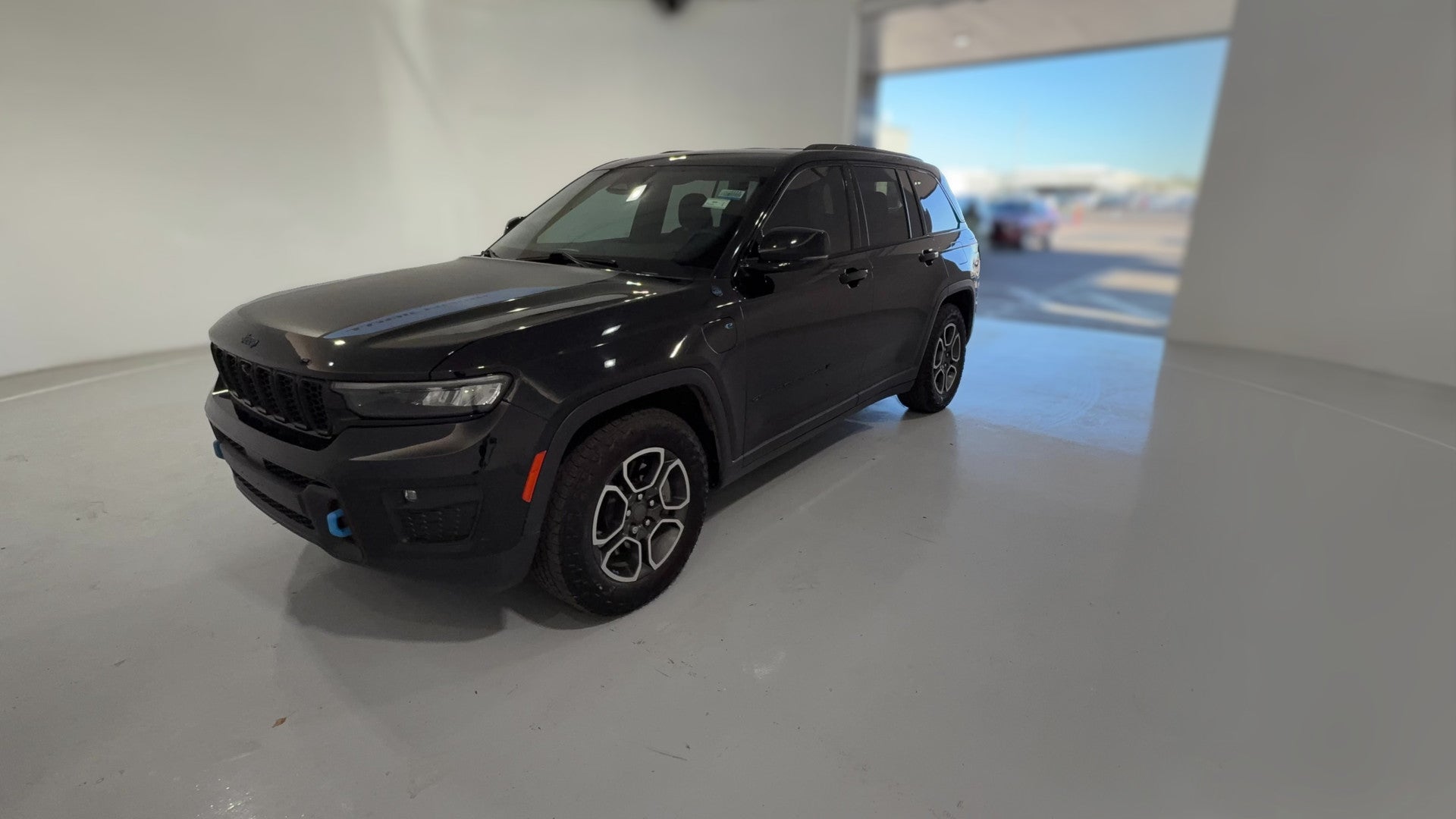 2023 Jeep Grand Cherokee 4xe vehicle photo