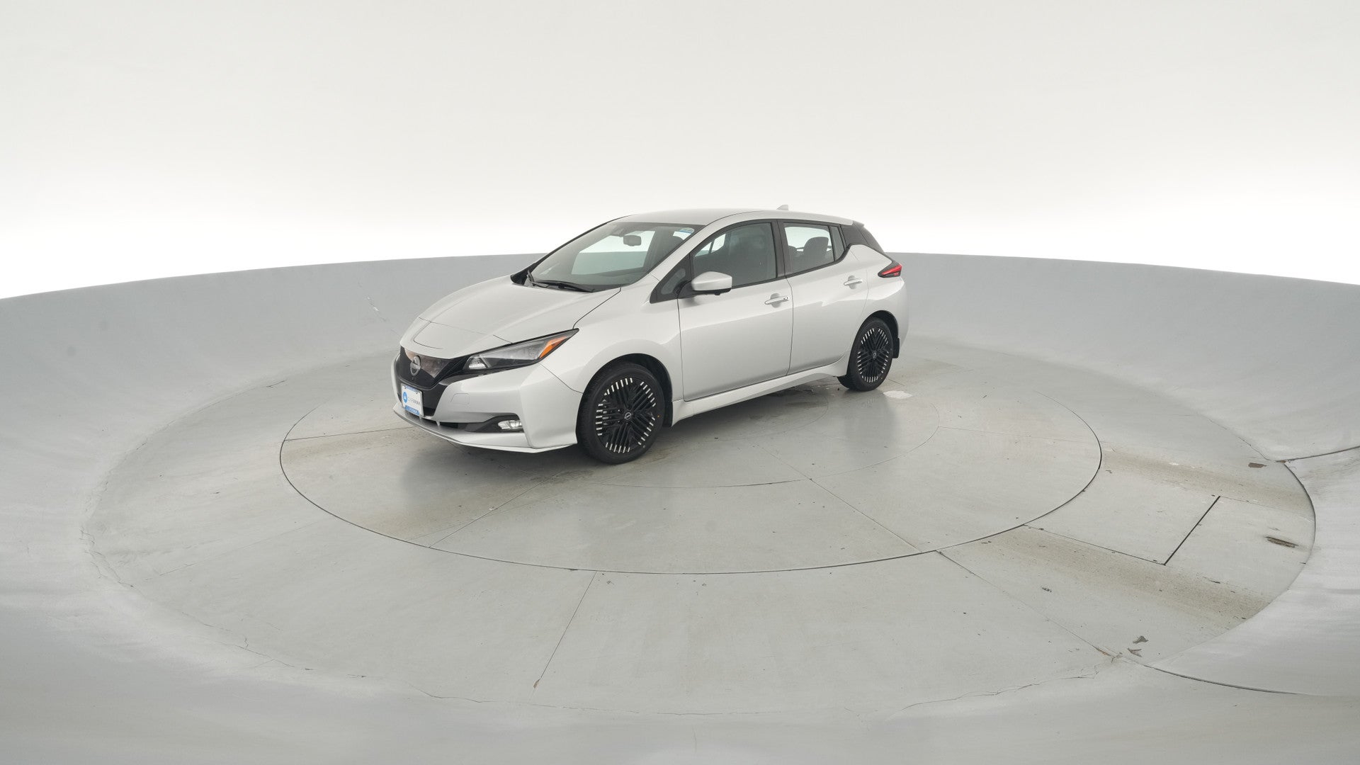 2025 Nissan LEAF vehicle photo