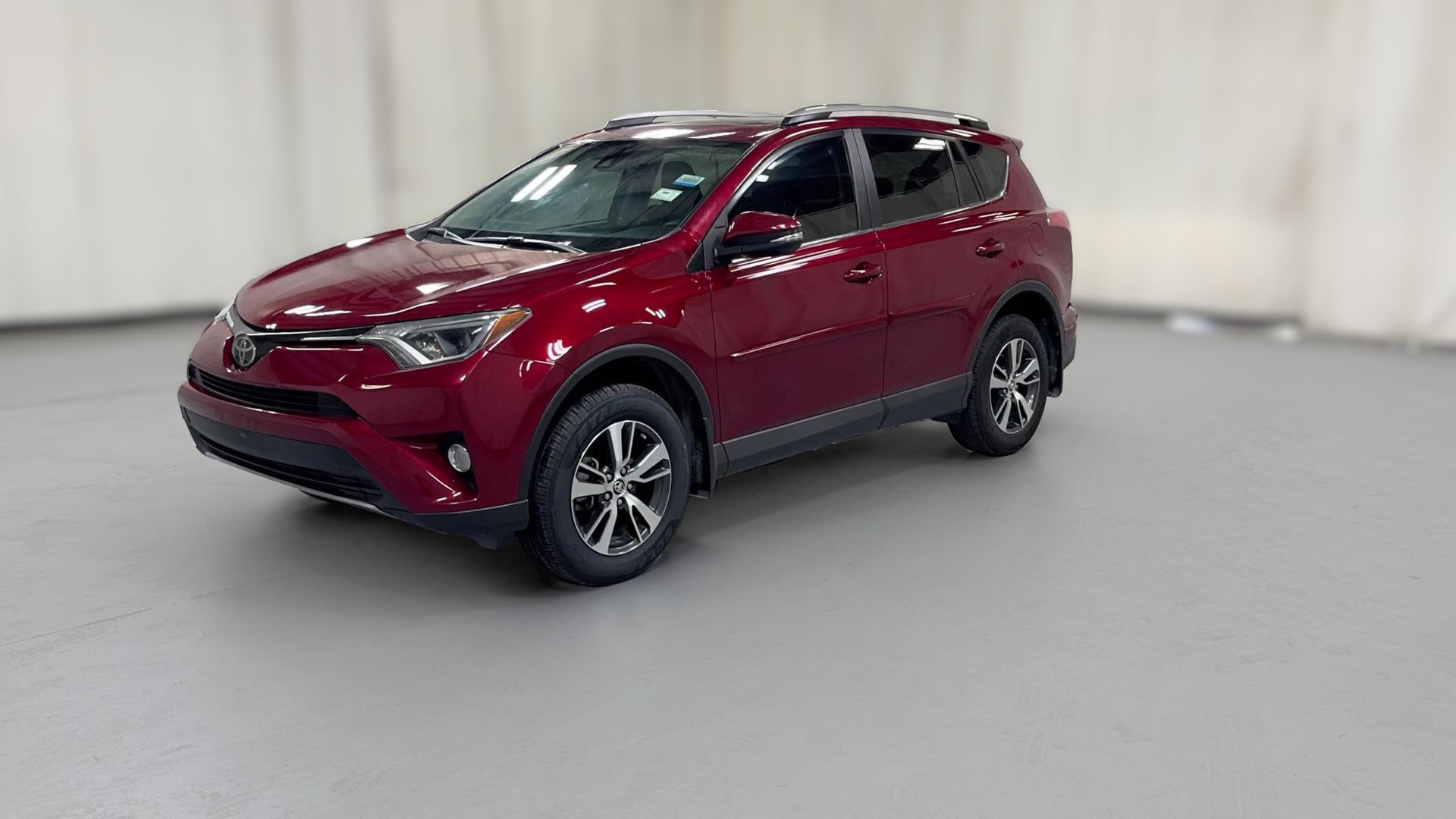 2018 Toyota RAV4 vehicle photo
