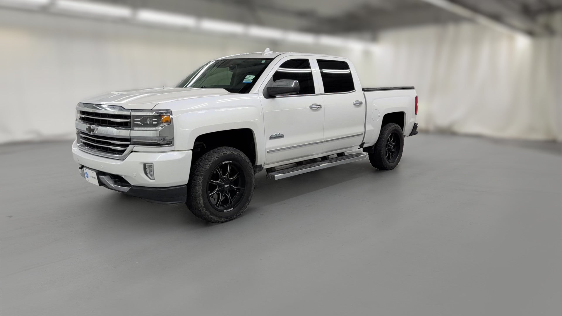 2018 Chevrolet Silverado 1500 Crew Cab vehicle photo