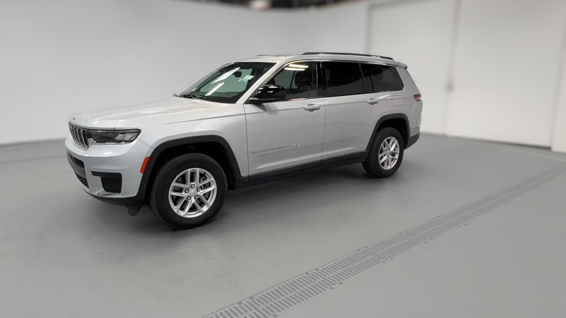 2023 Jeep Grand Cherokee L vehicle photo