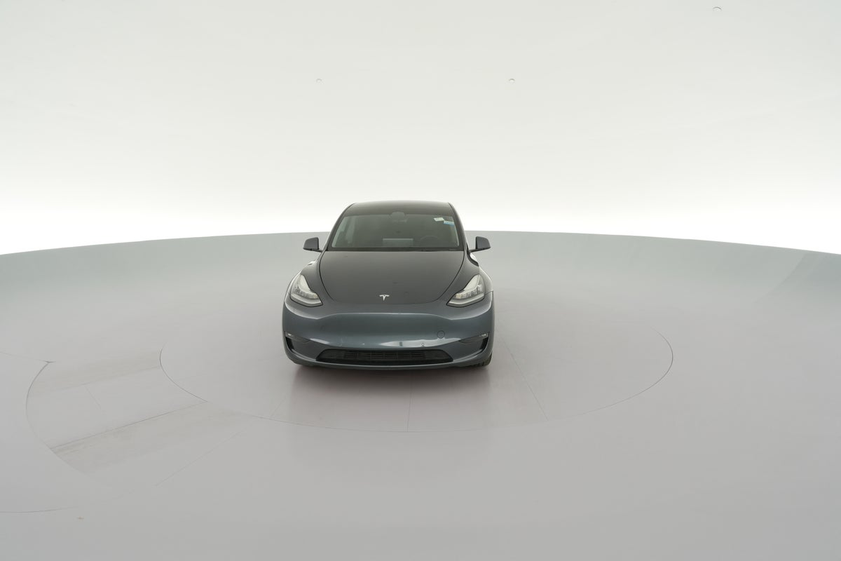 2022 Tesla Model Y Long Range All-Wheel Drive in Midnight Silver Metallic — 360° view 1
