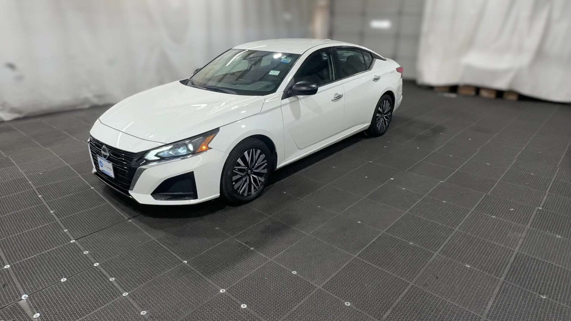 2025 Nissan Altima vehicle photo