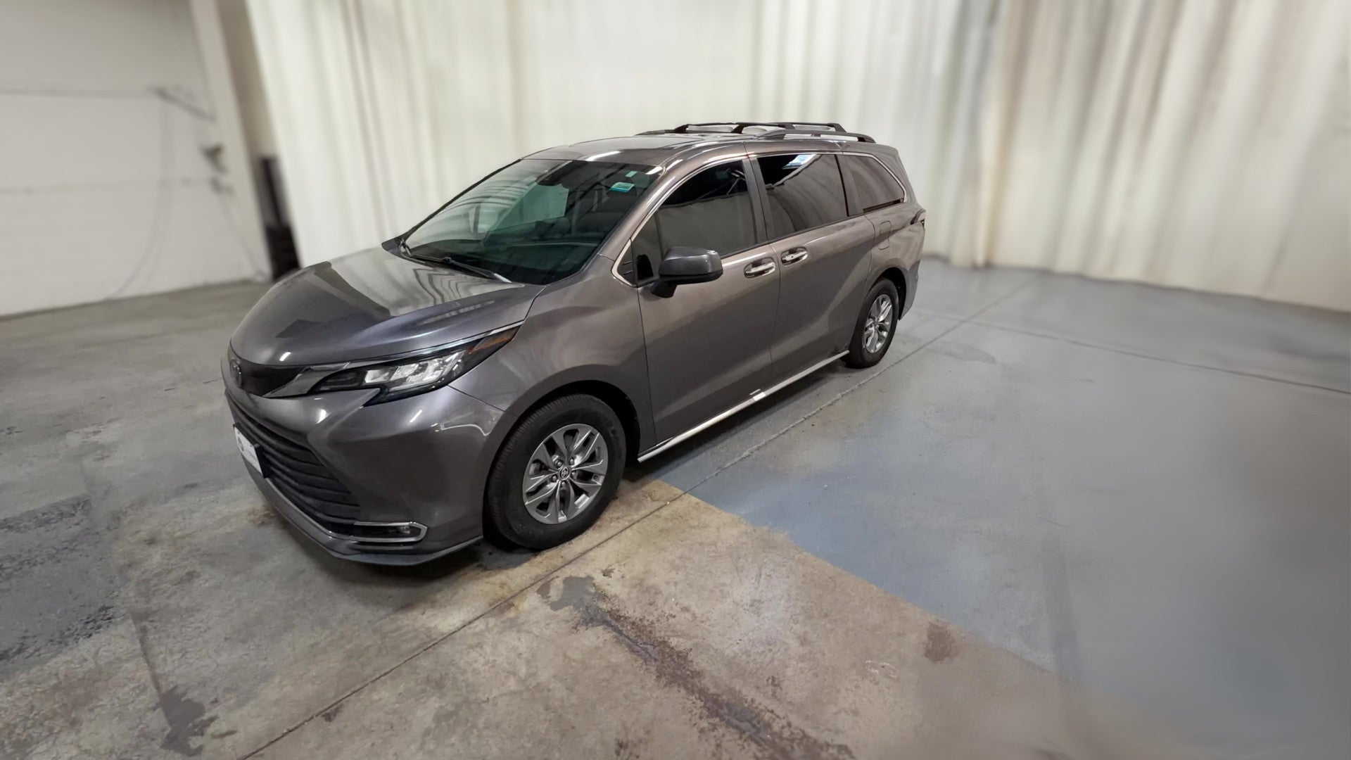 2022 Toyota Sienna vehicle photo