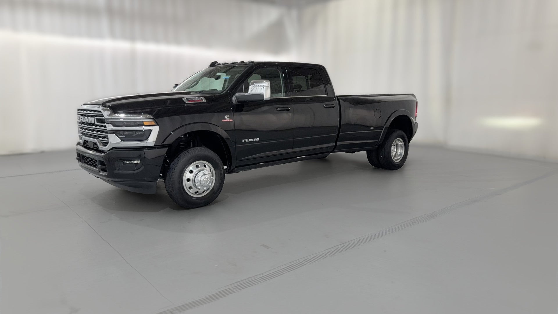 2027 Ram 3500 Crew Cab vehicle photo