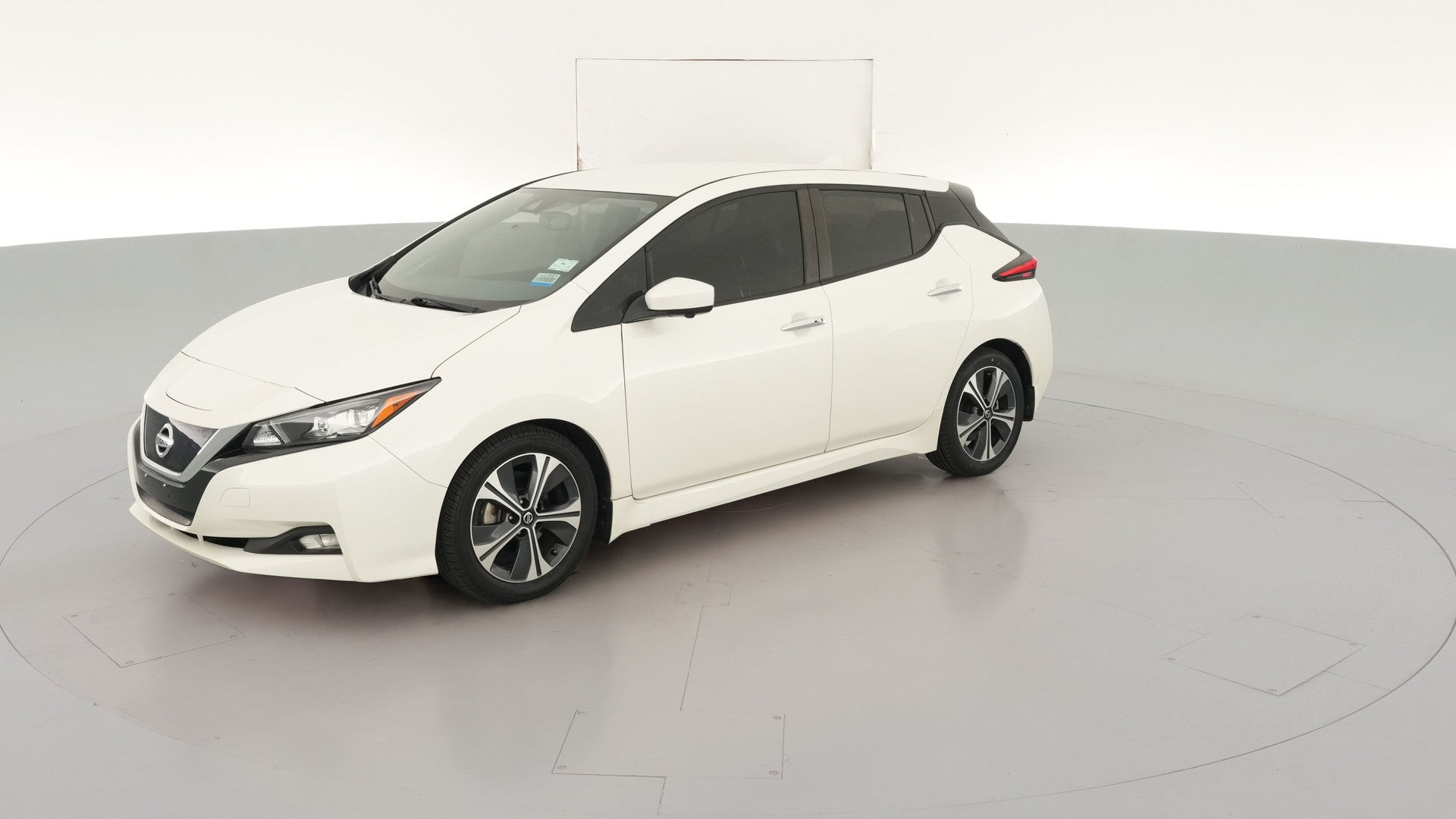 2020 Nissan LEAF vehicle photo