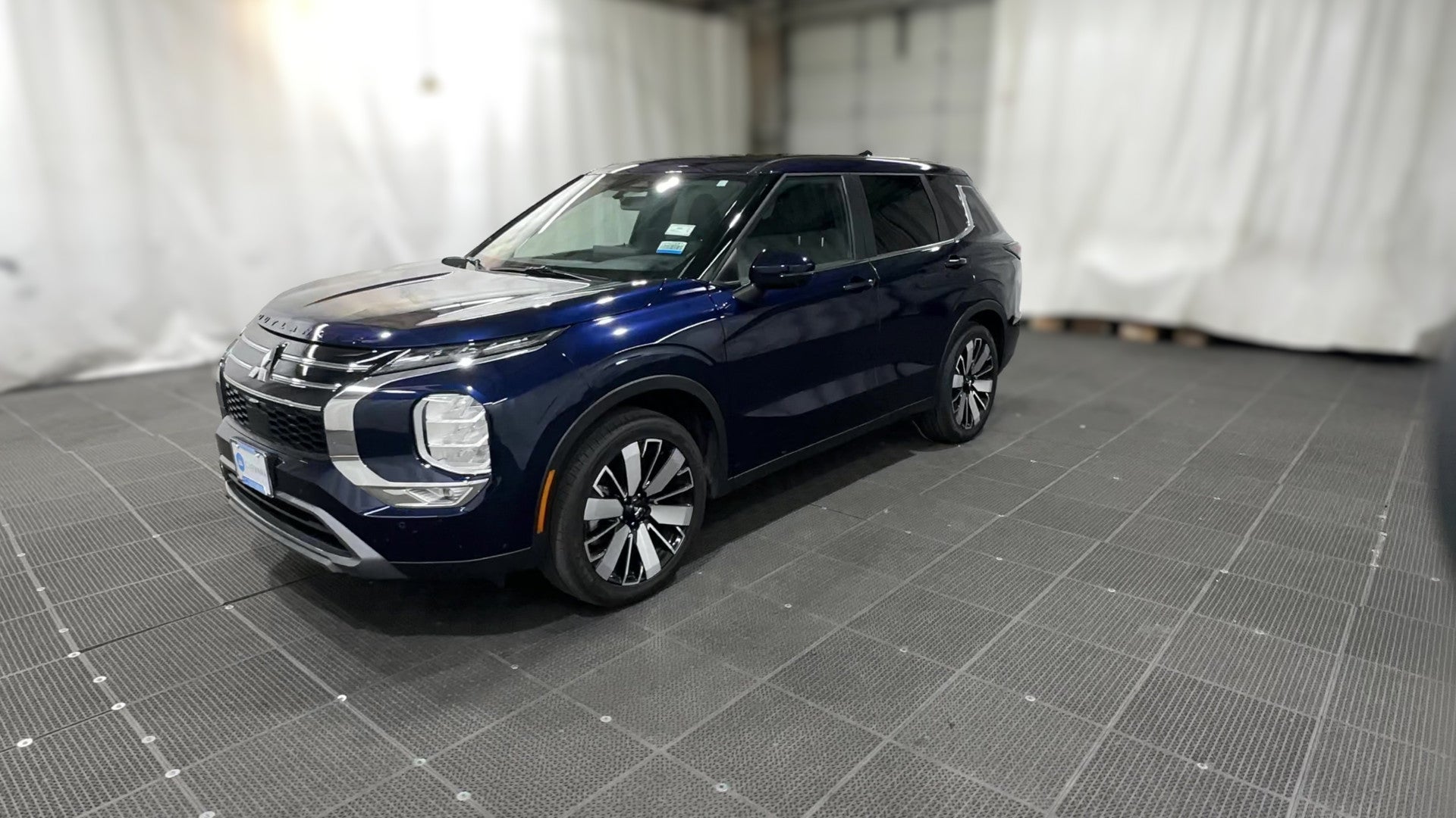 2025 Mitsubishi Outlander vehicle photo