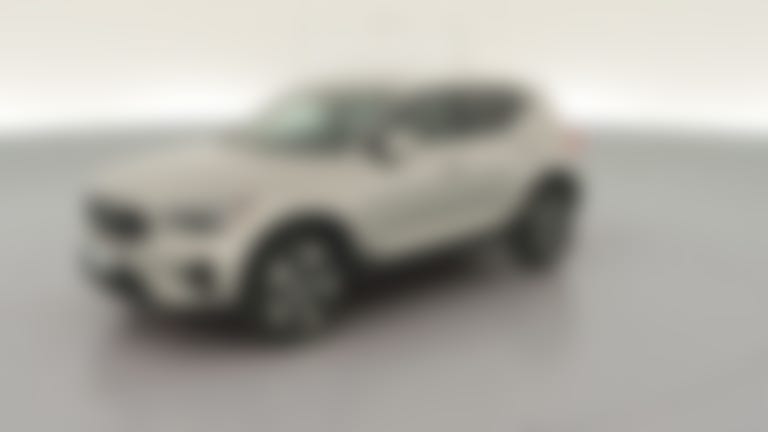 2024 Volvo XC40 vehicle photo