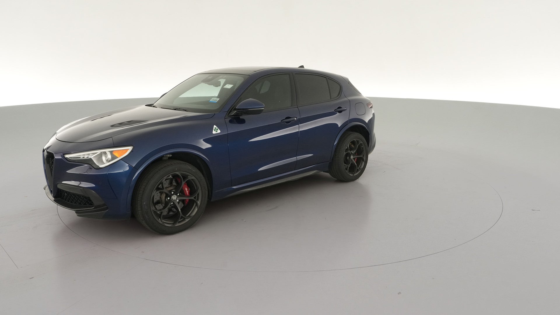 2019 Alfa Romeo Stelvio vehicle photo