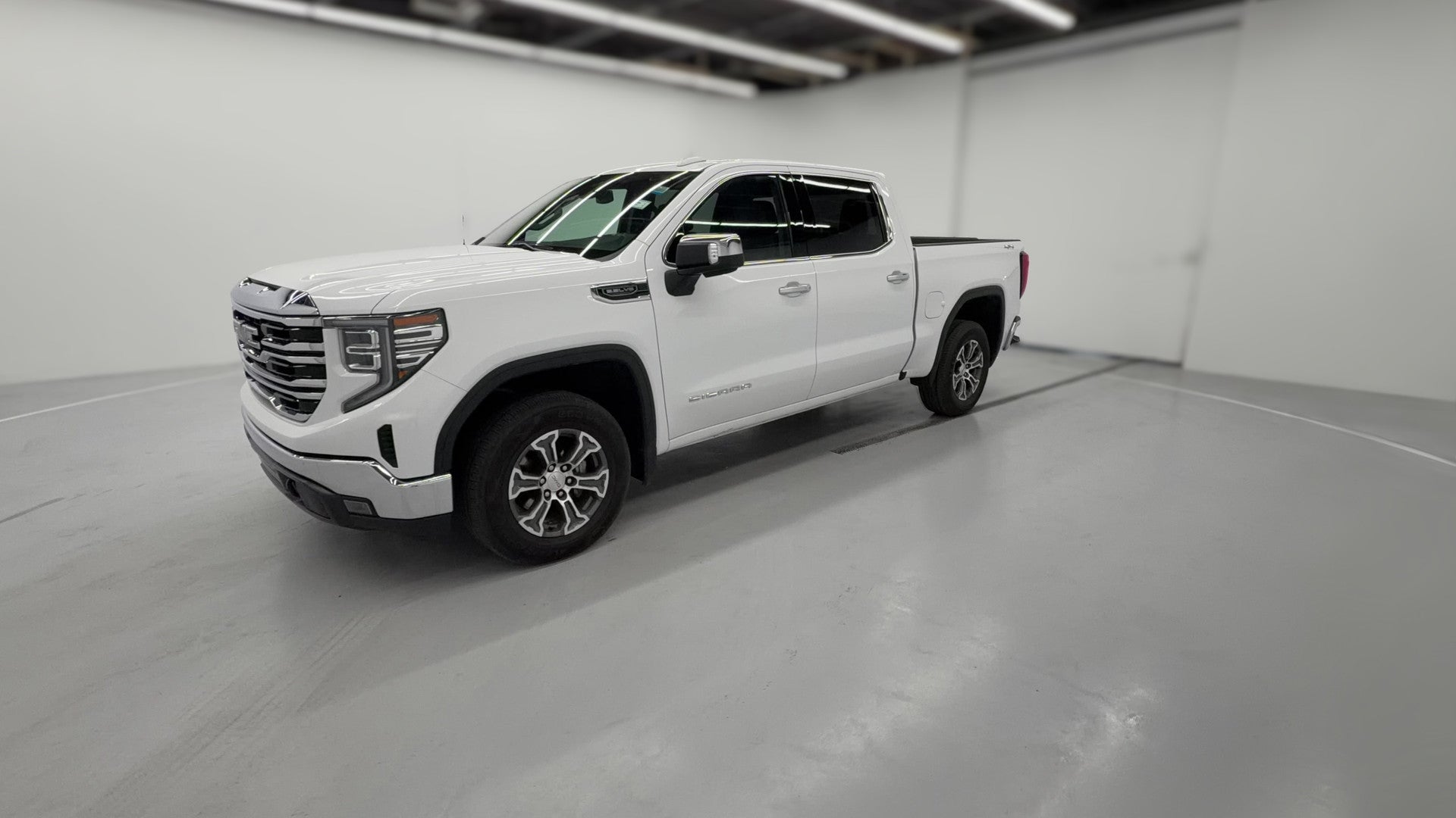 2025 GMC Sierra 1500 Crew Cab vehicle photo