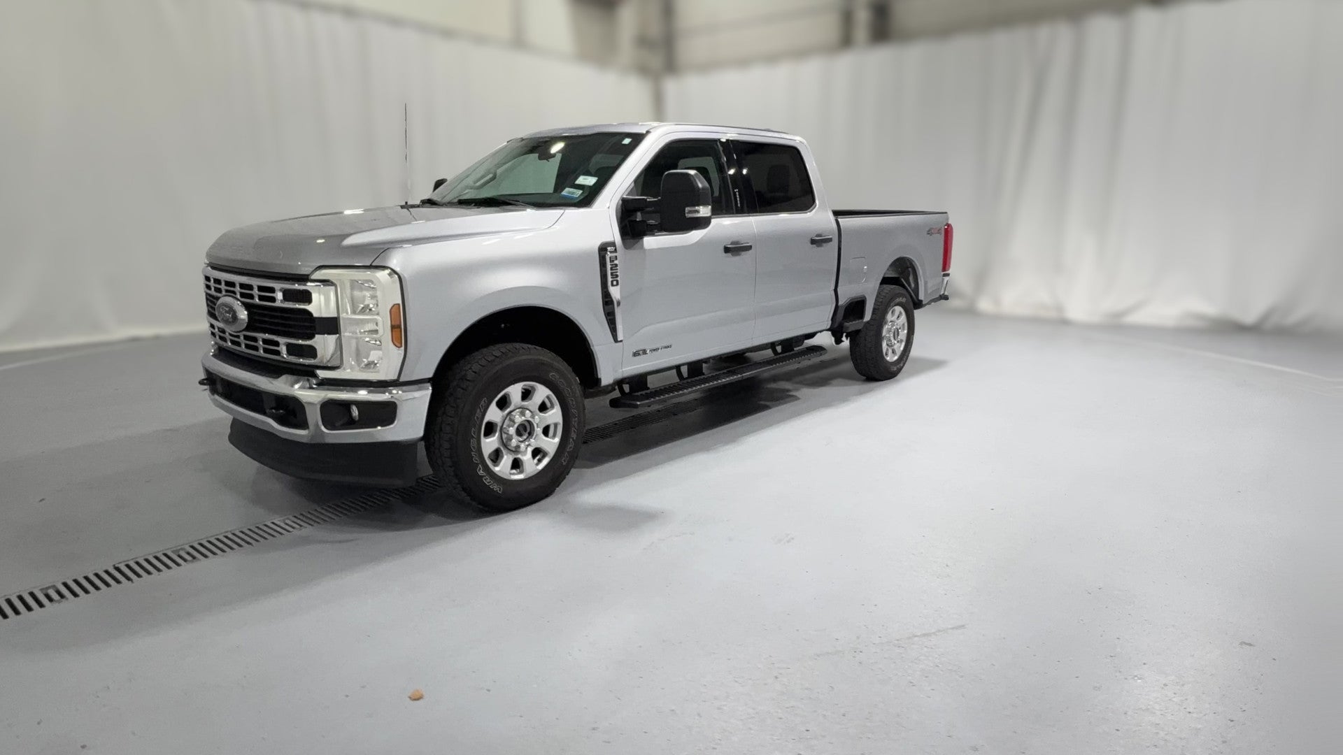 2024 Ford F250 Super Duty Crew Cab vehicle photo