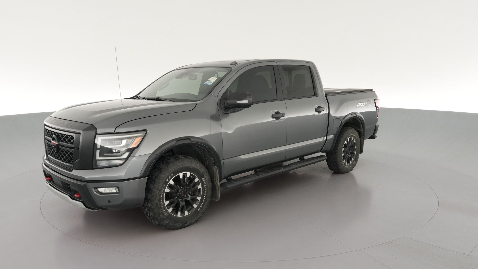 2021 Nissan Titan Crew Cab vehicle photo