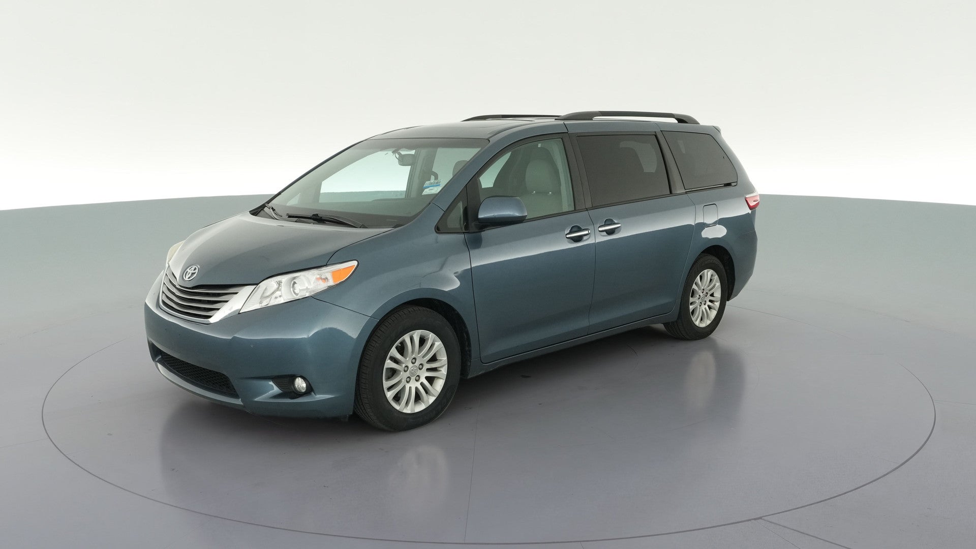 2017 Toyota Sienna vehicle photo