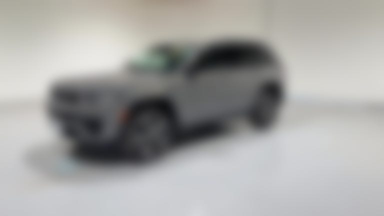 2027 Jeep Grand Cherokee vehicle photo