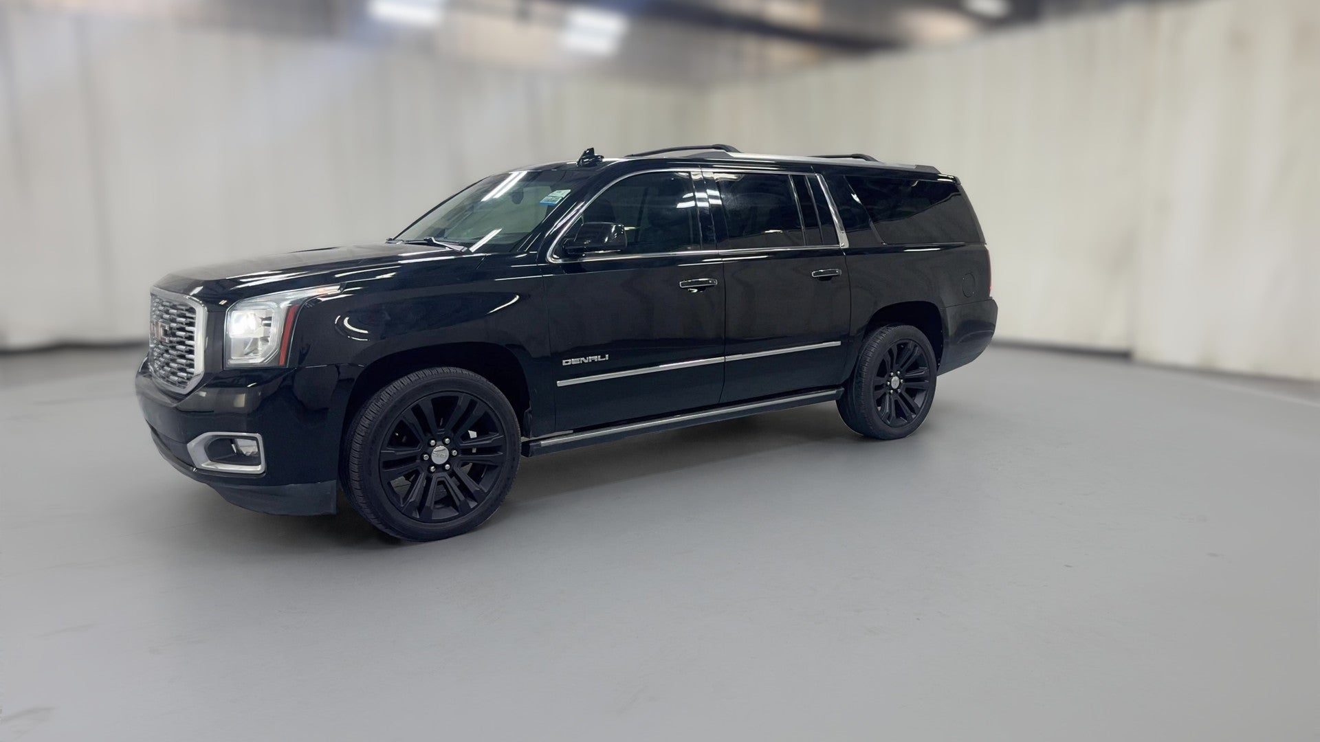 2018 GMC Yukon XL vehicle photo