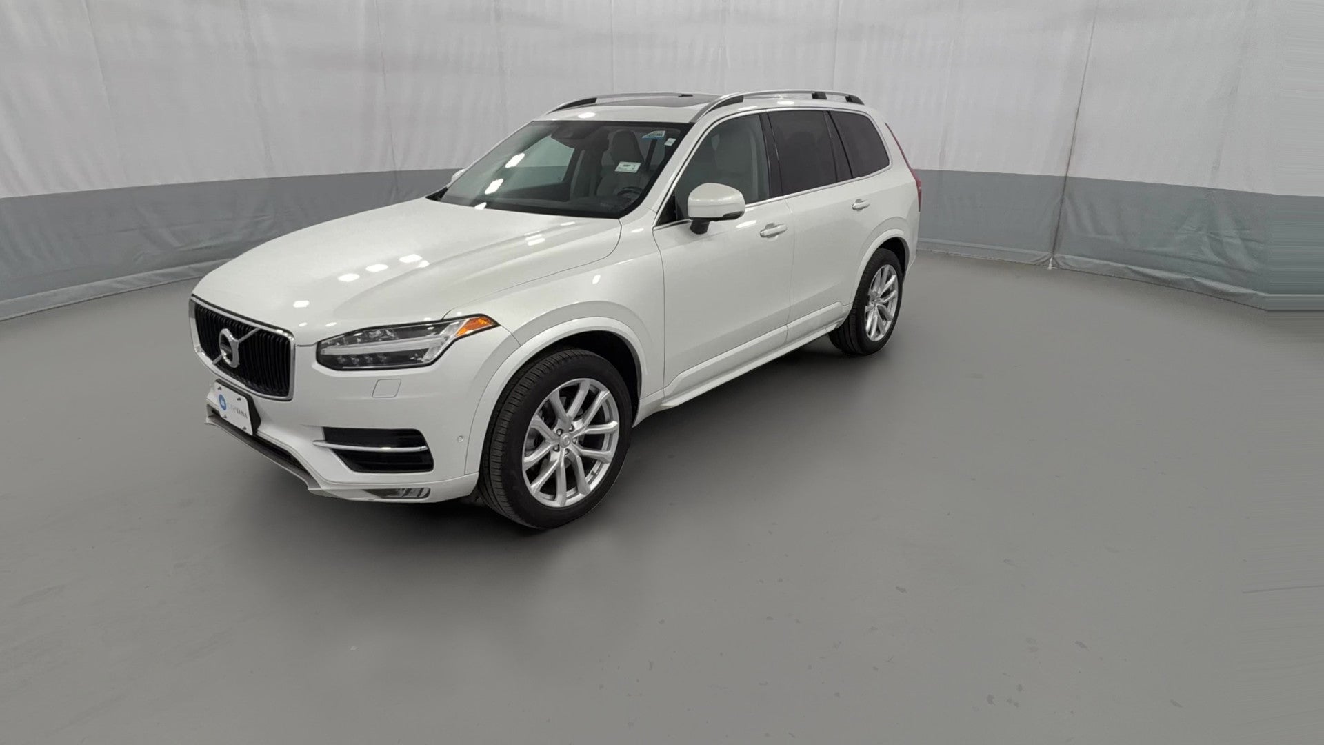 2017 Volvo XC90 vehicle photo