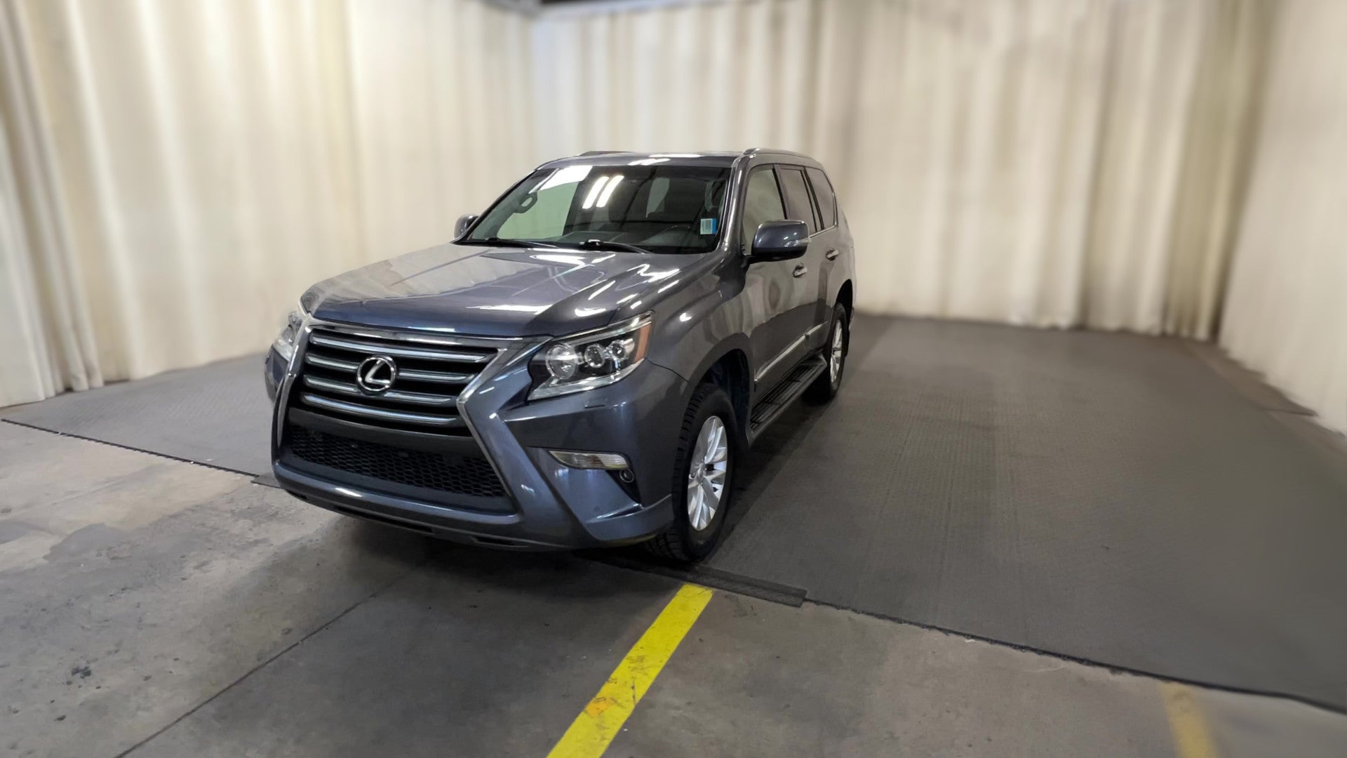 2019 Lexus GX vehicle photo