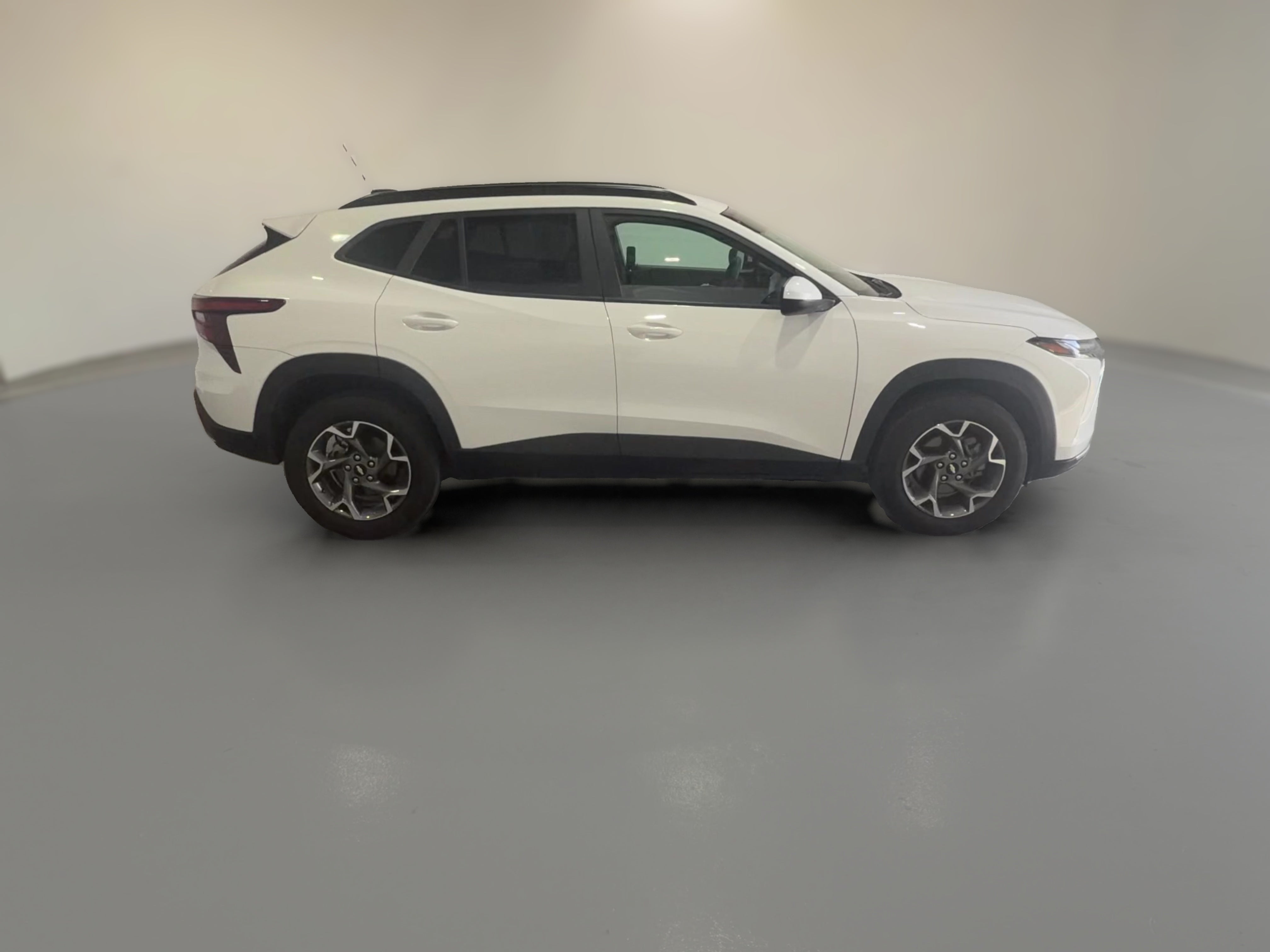 2025 Chevrolet Trax LT - Photo 28