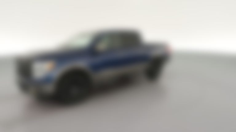 2019 Nissan Titan Crew Cab vehicle photo