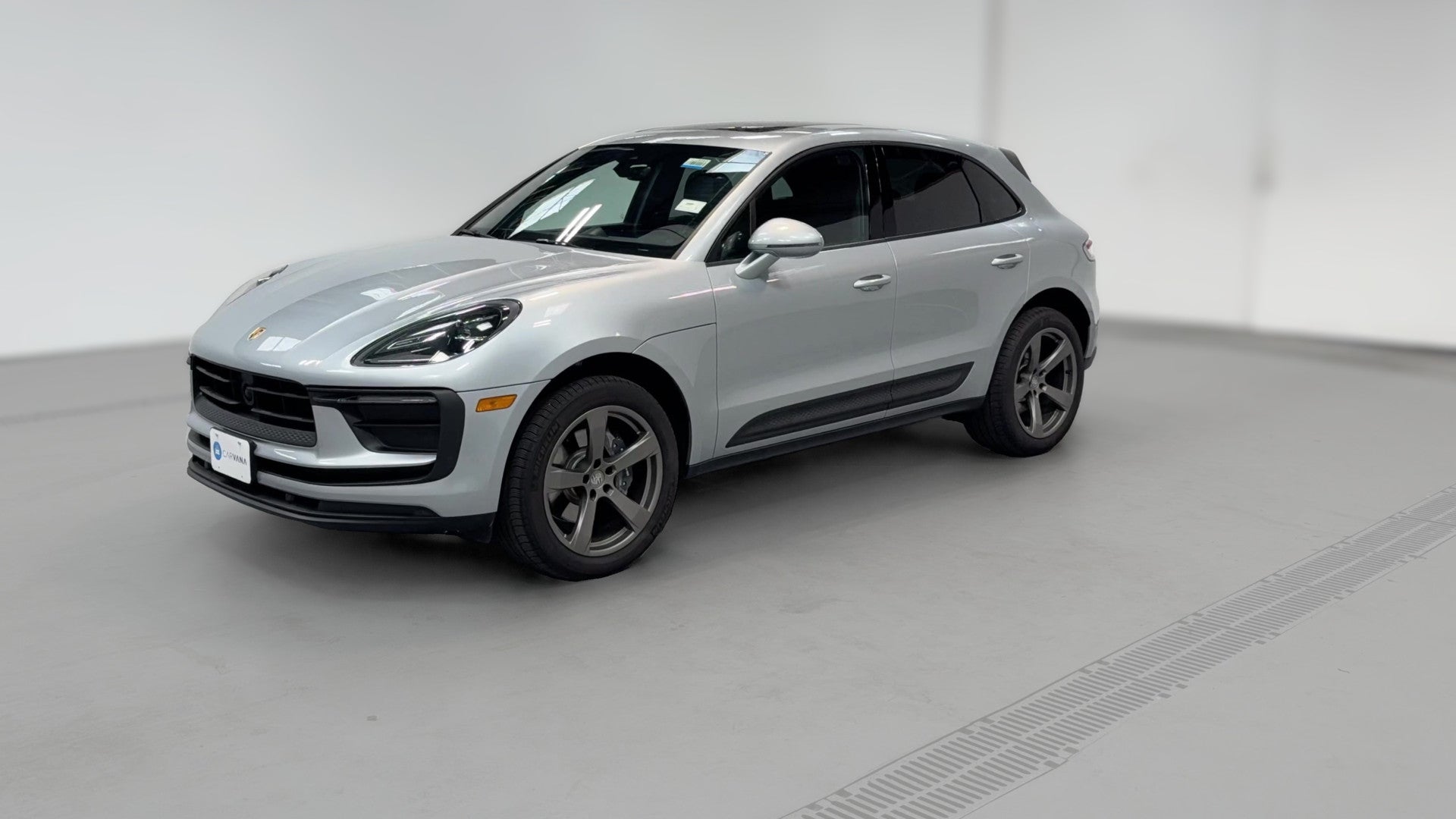 2026 Porsche Macan vehicle photo