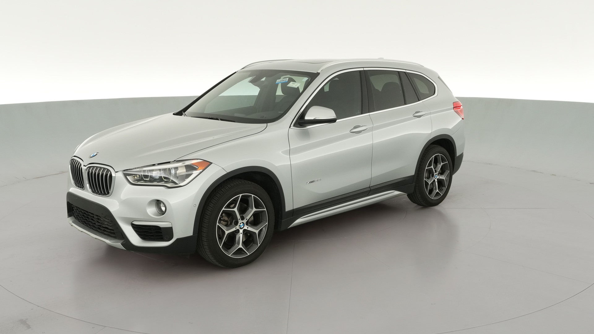 2016 BMW X1 vehicle photo