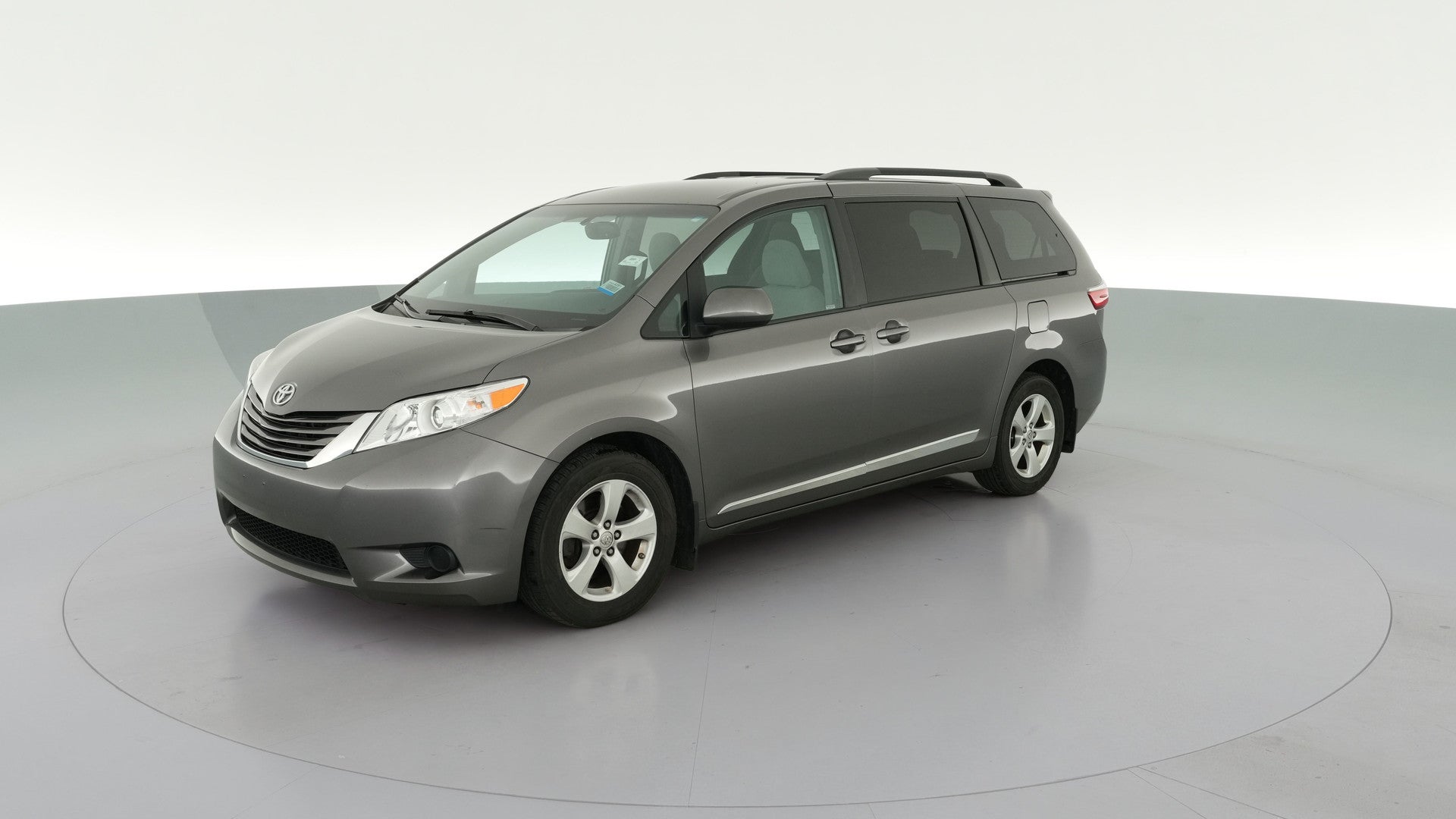 2017 Toyota Sienna vehicle photo