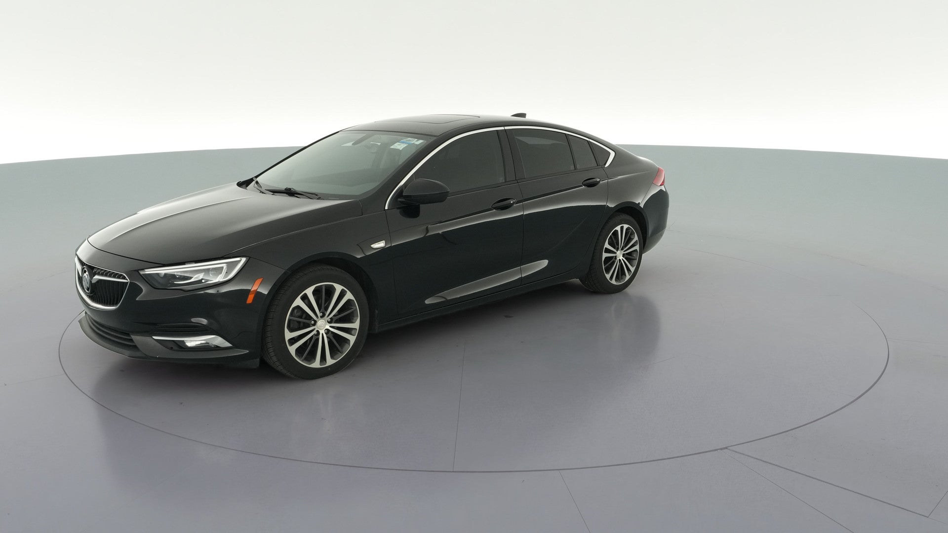 2018 Buick Regal Sportback vehicle photo