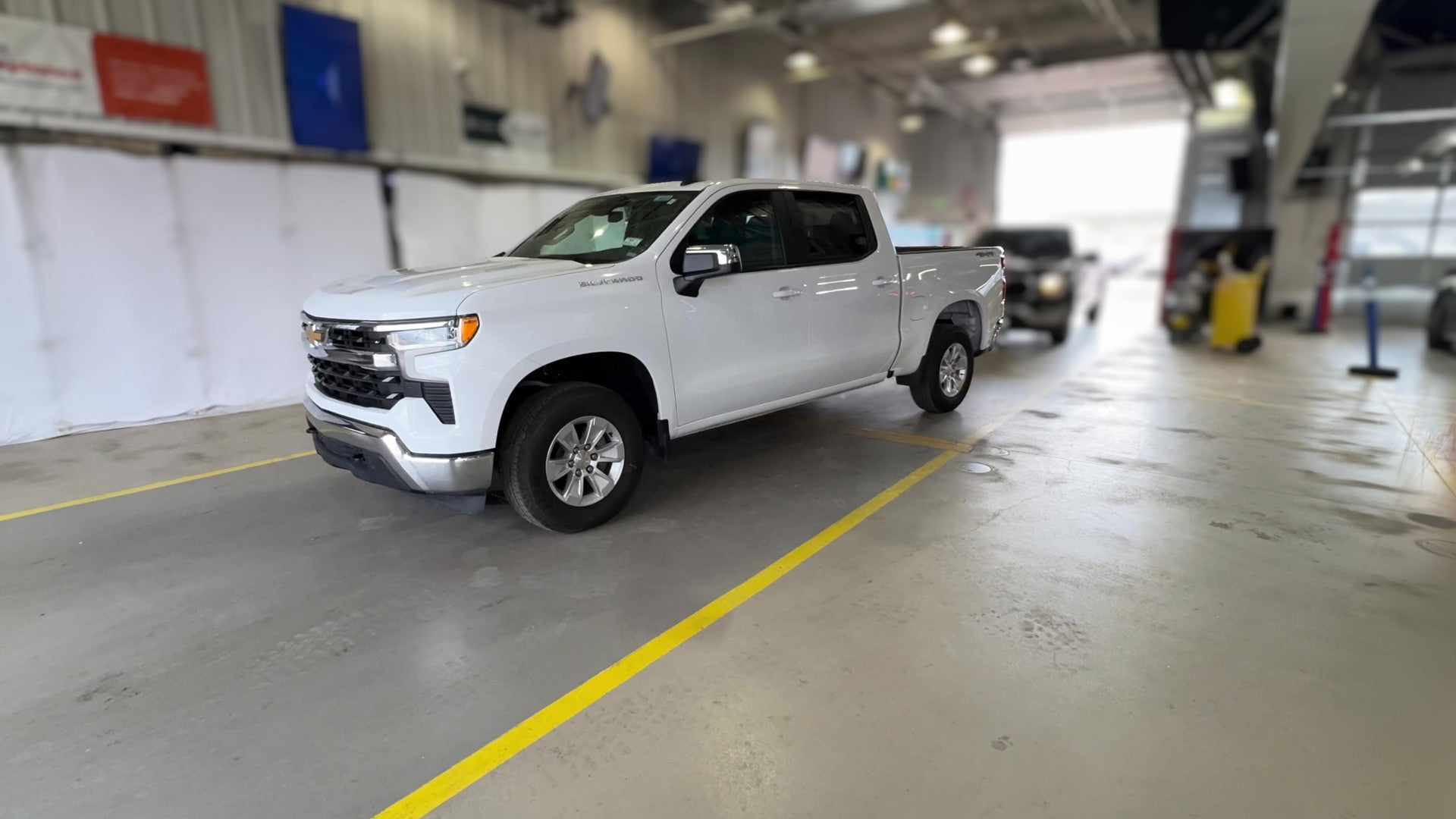 2025 Chevrolet Silverado 1500 Crew Cab vehicle photo