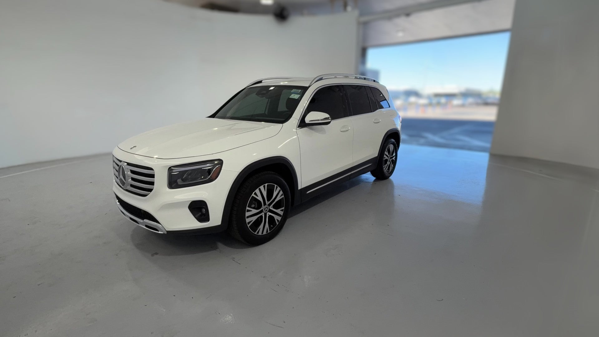 2026 Mercedes-Benz GLB vehicle photo