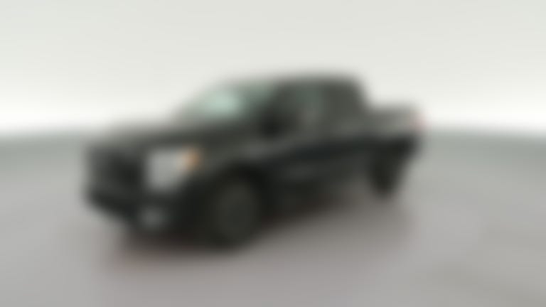 2019 Nissan Titan Crew Cab vehicle photo