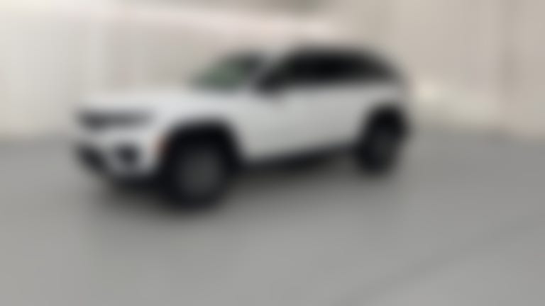 2027 Jeep Grand Cherokee vehicle photo