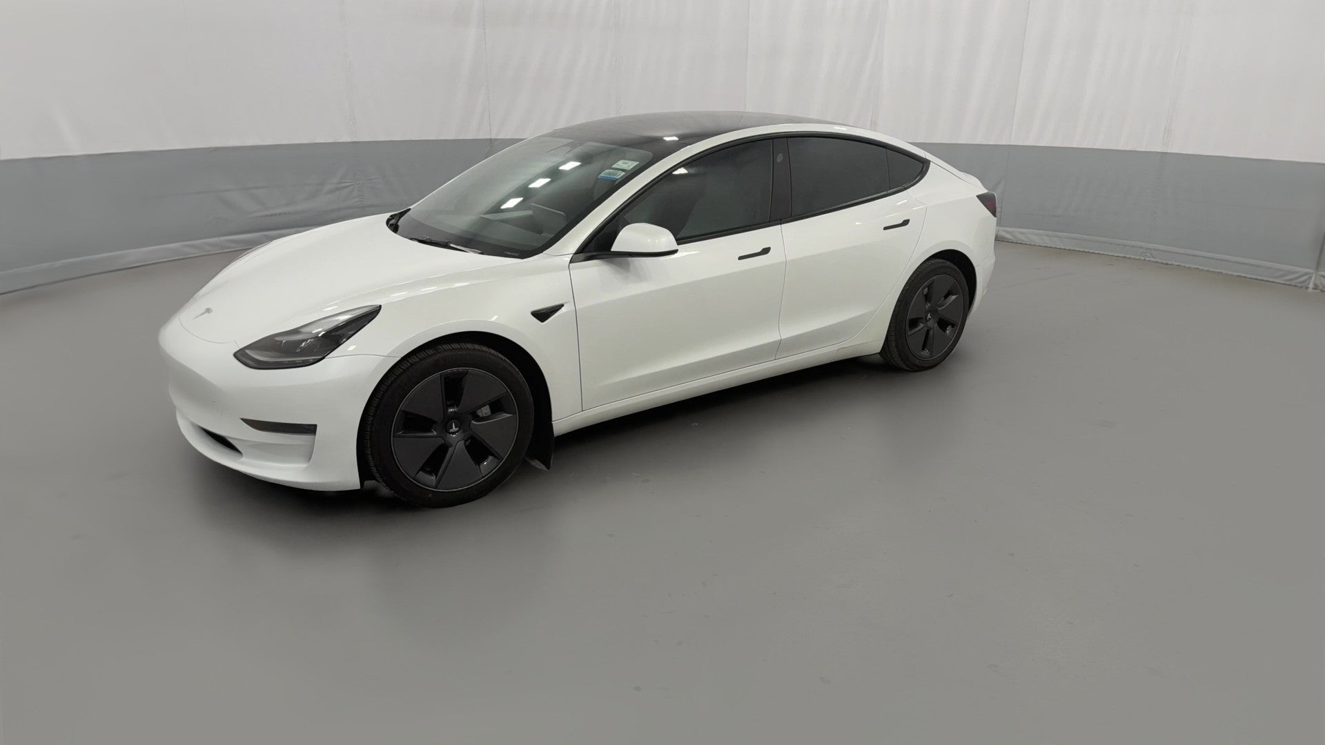 2023 Tesla Model 3 vehicle photo