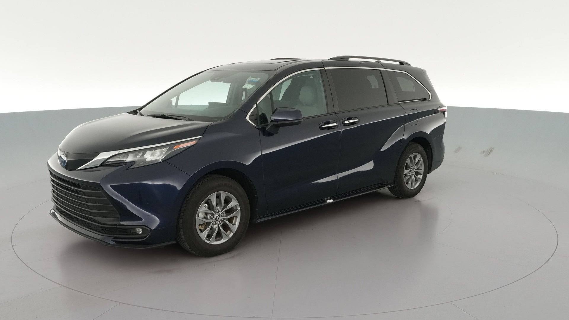 2025 Toyota Sienna vehicle photo