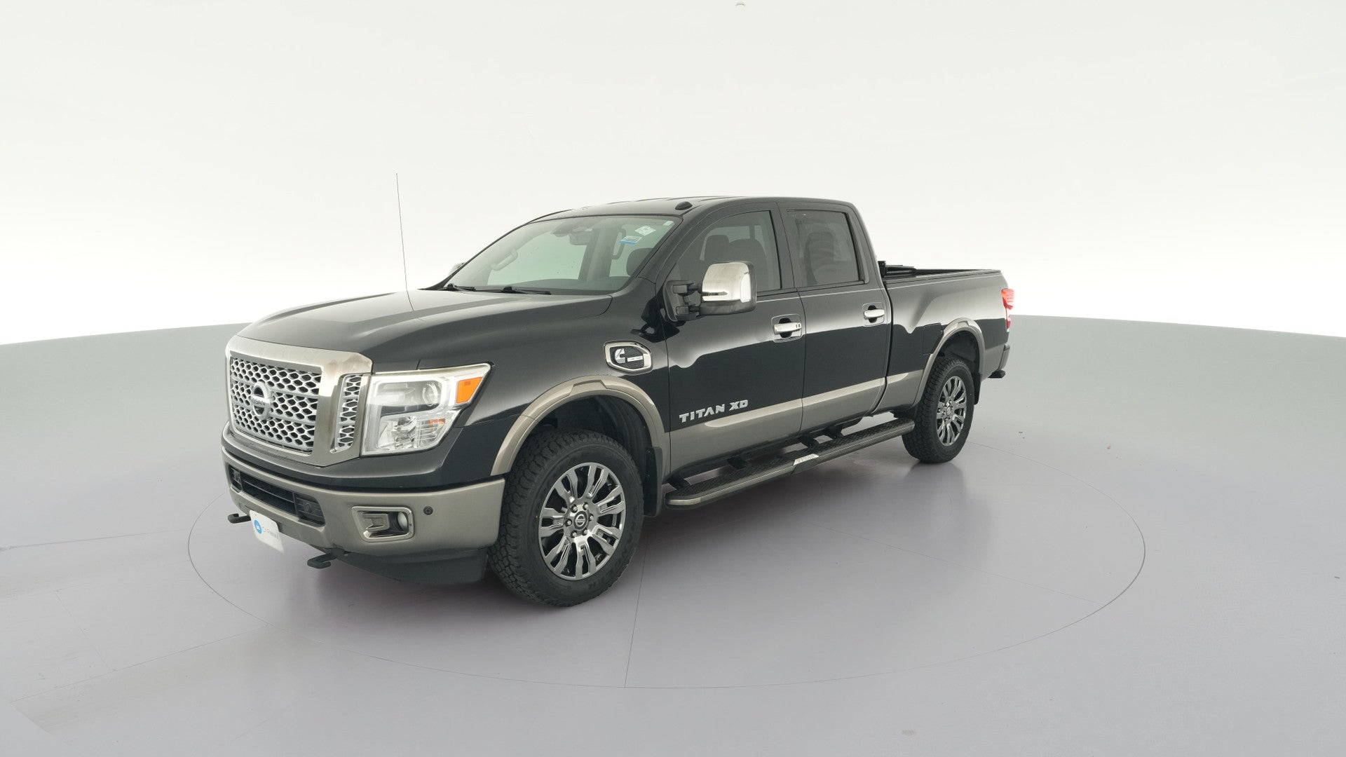 2017 Nissan TITAN XD Crew Cab vehicle photo