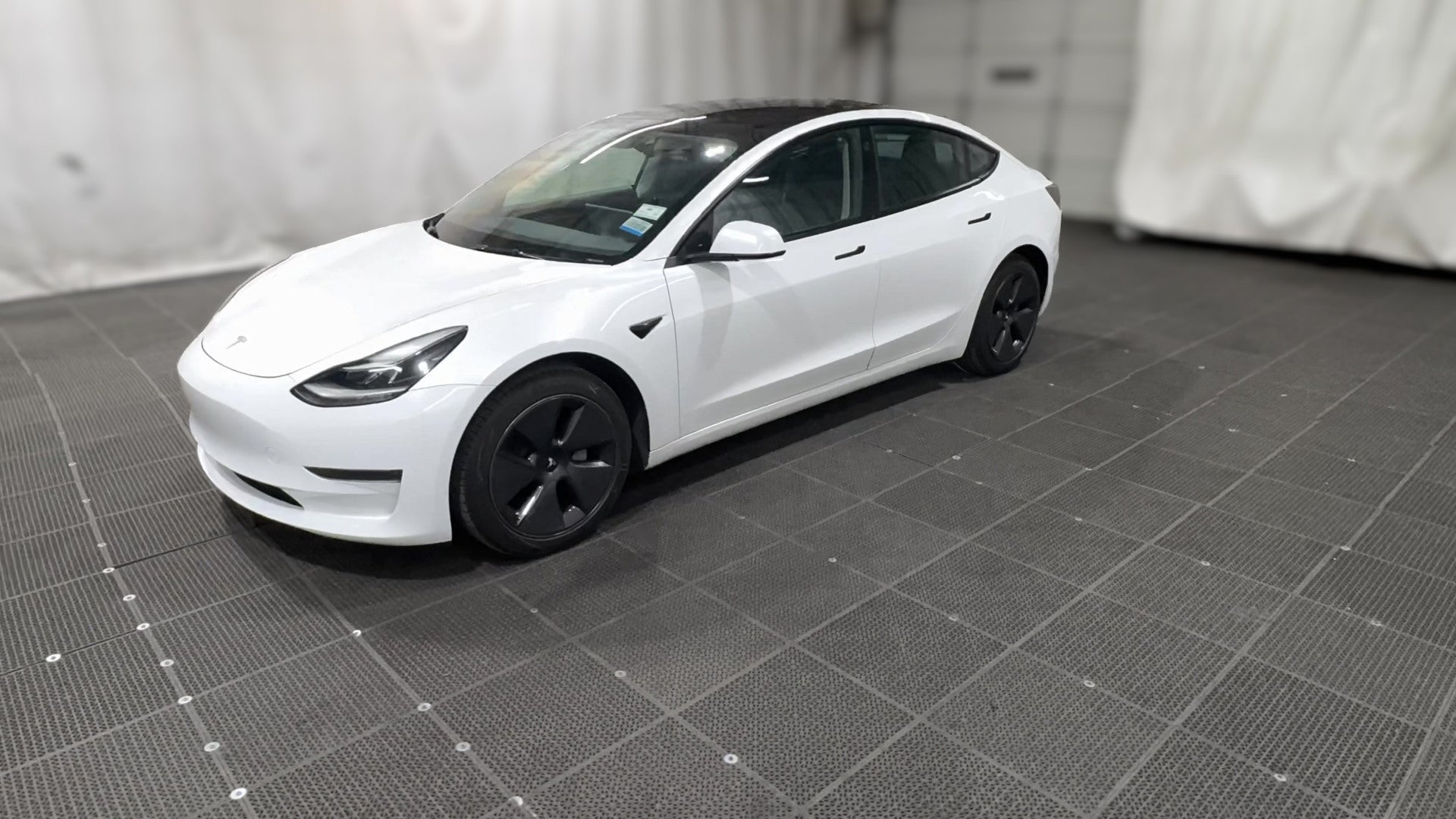 2023 Tesla Model 3 vehicle photo