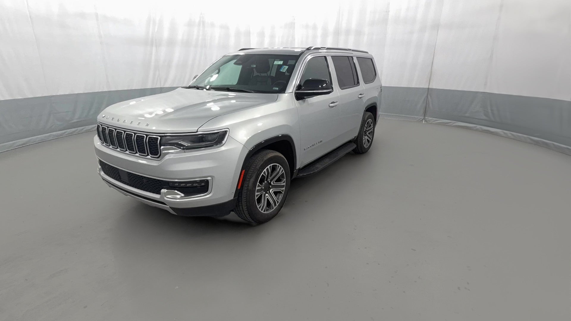 2024 Jeep Wagoneer vehicle photo