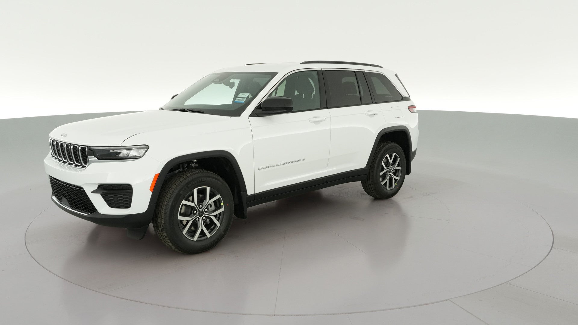 2027 Jeep Grand Cherokee vehicle photo