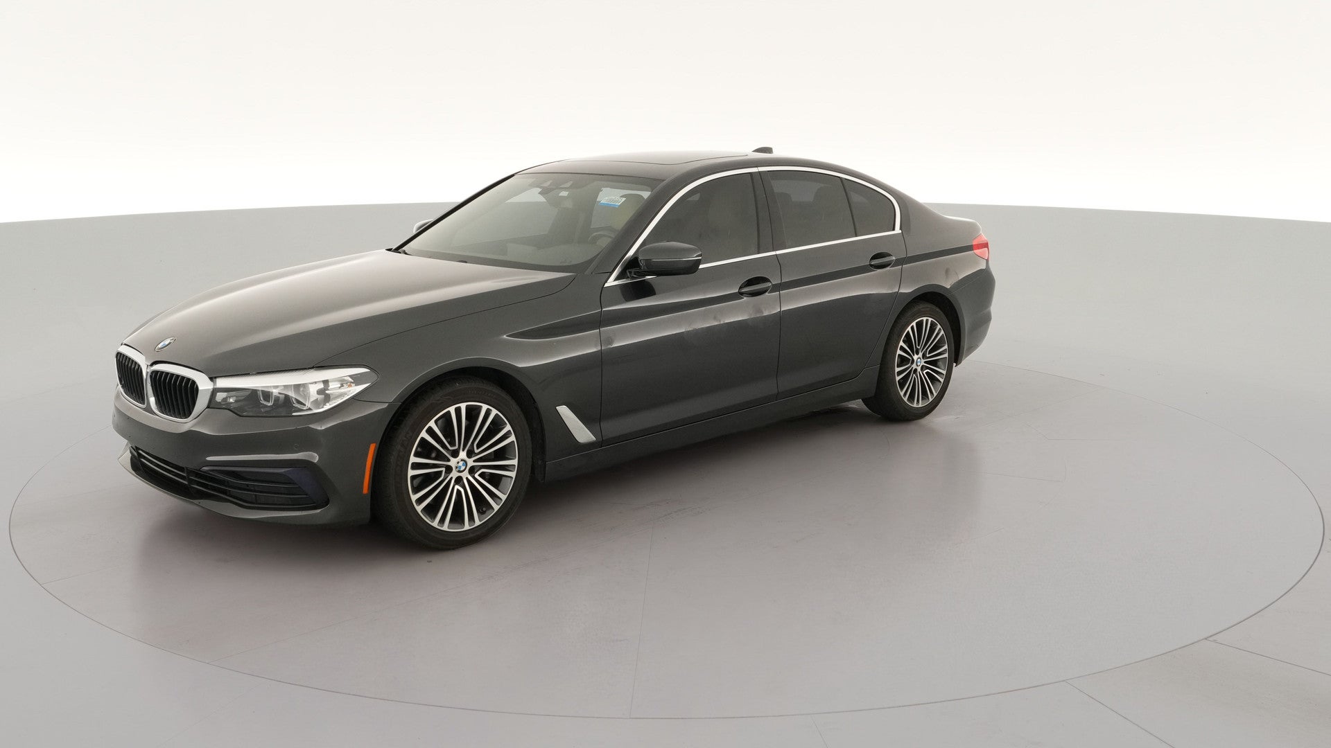 2019 BMW 5 Series vehicle photo