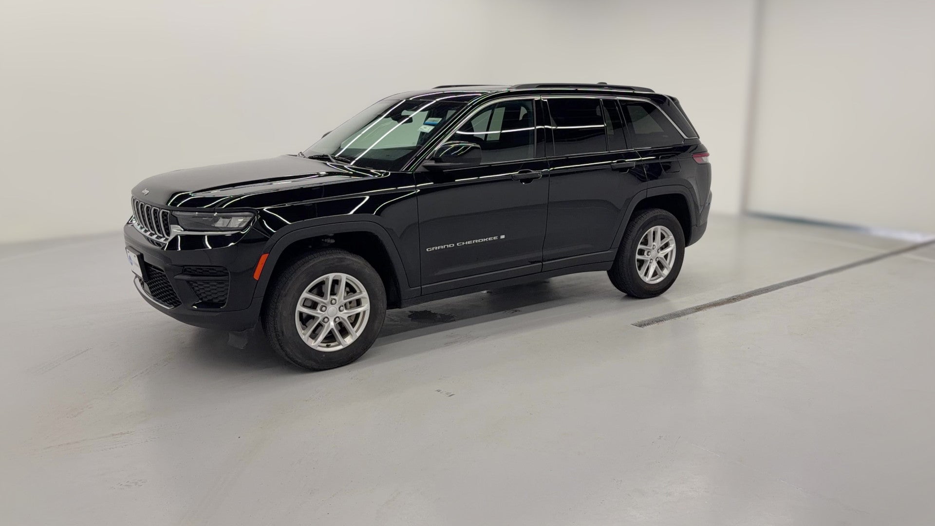 2025 Jeep Grand Cherokee vehicle photo