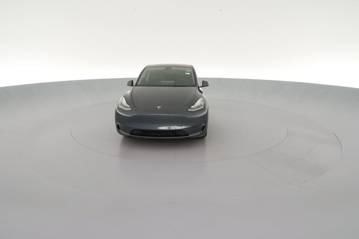 2022 Tesla Model Y Long Range All-Wheel Drive in Midnight Silver Metallic — 360° view 1